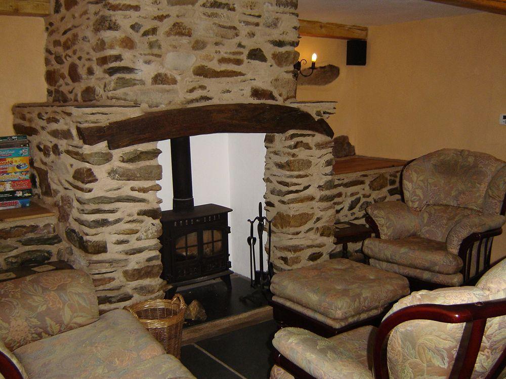 The Wayside And Whisky Barn Hotel Whitbeck Bagian luar foto