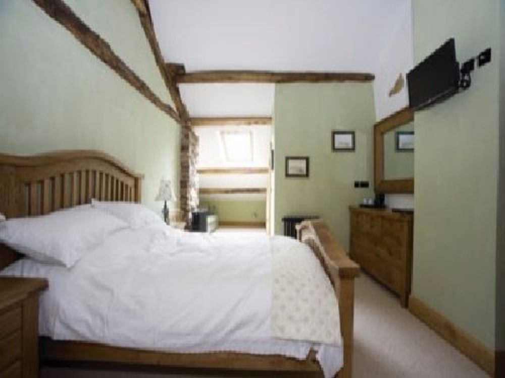 The Wayside And Whisky Barn Hotel Whitbeck Bagian luar foto