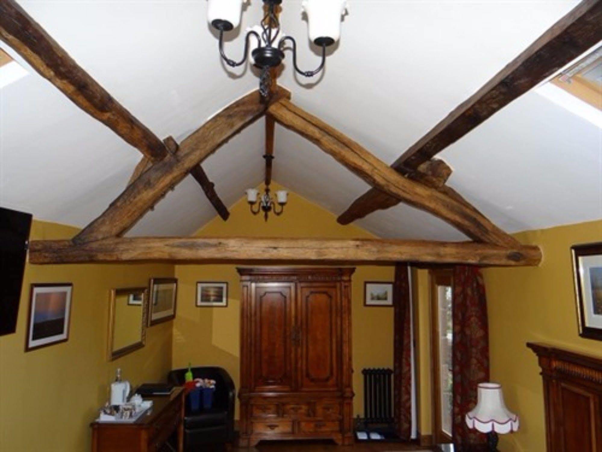 The Wayside And Whisky Barn Hotel Whitbeck Bagian luar foto