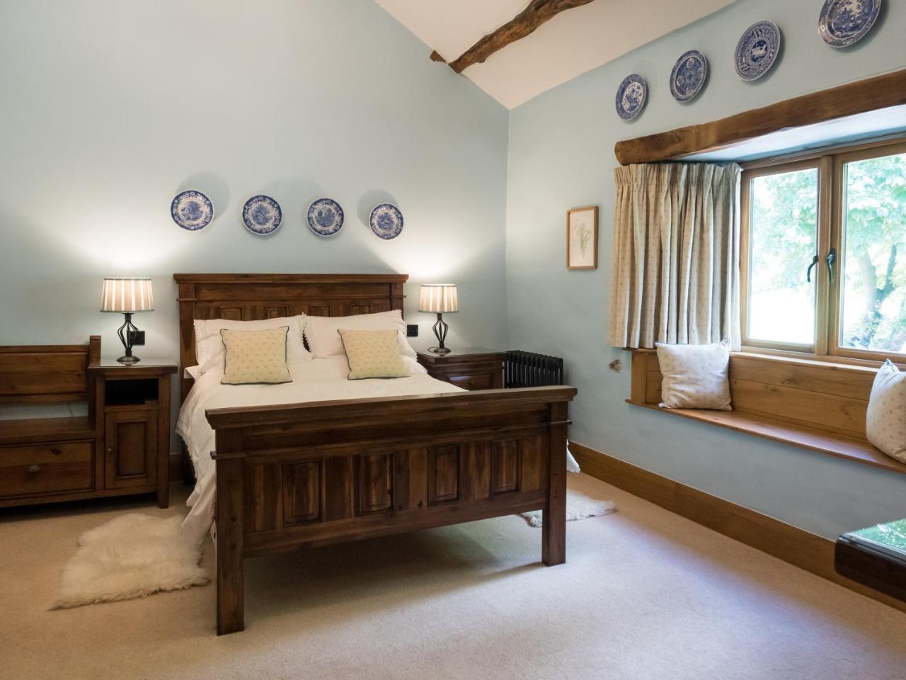 The Wayside And Whisky Barn Hotel Whitbeck Bagian luar foto