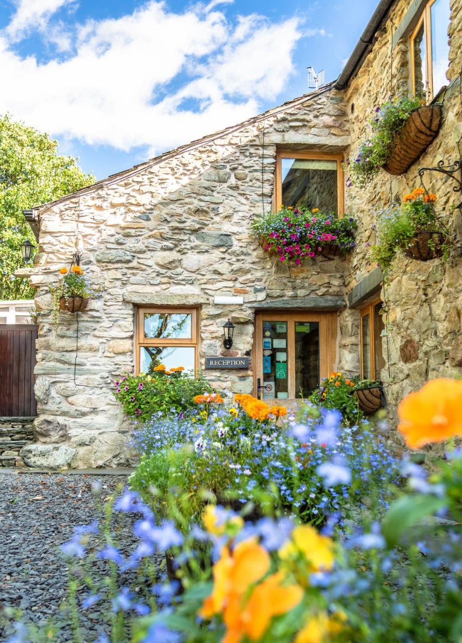 The Wayside And Whisky Barn Hotel Whitbeck Bagian luar foto