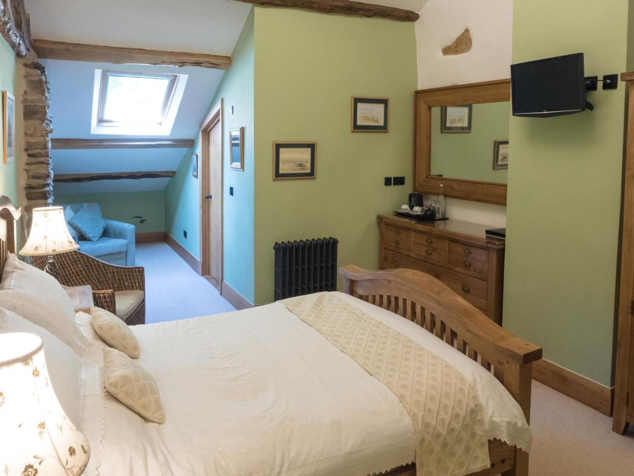 The Wayside And Whisky Barn Hotel Whitbeck Ruang foto