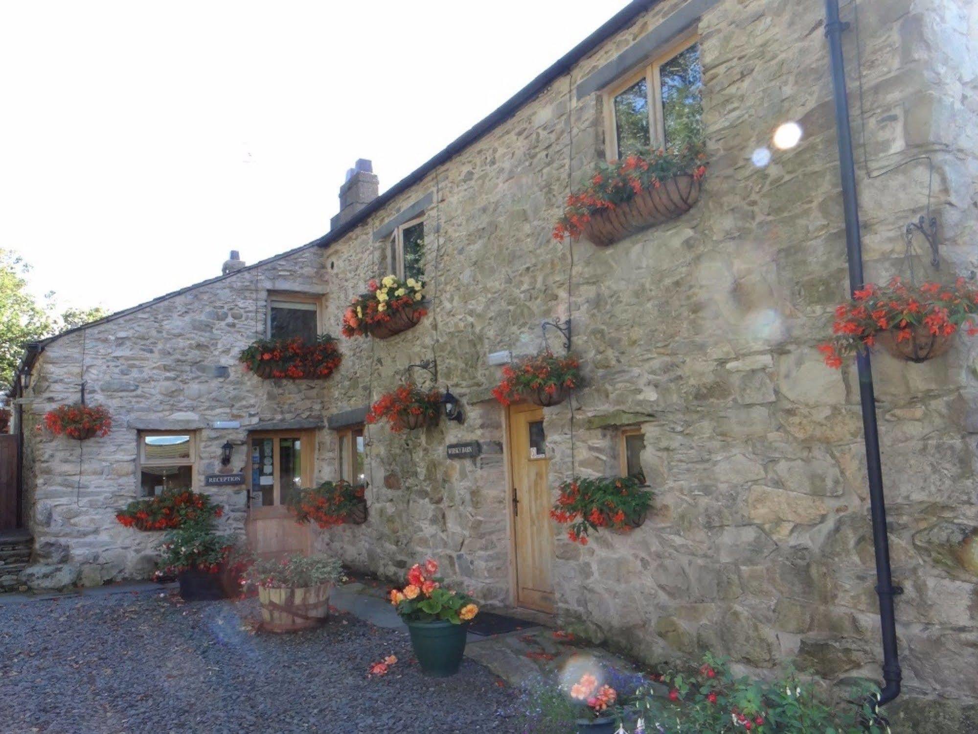 The Wayside And Whisky Barn Hotel Whitbeck Bagian luar foto