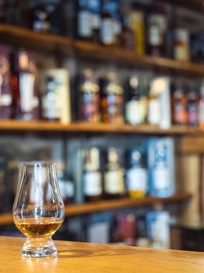 The Wayside And Whisky Barn Hotel Whitbeck Bagian luar foto