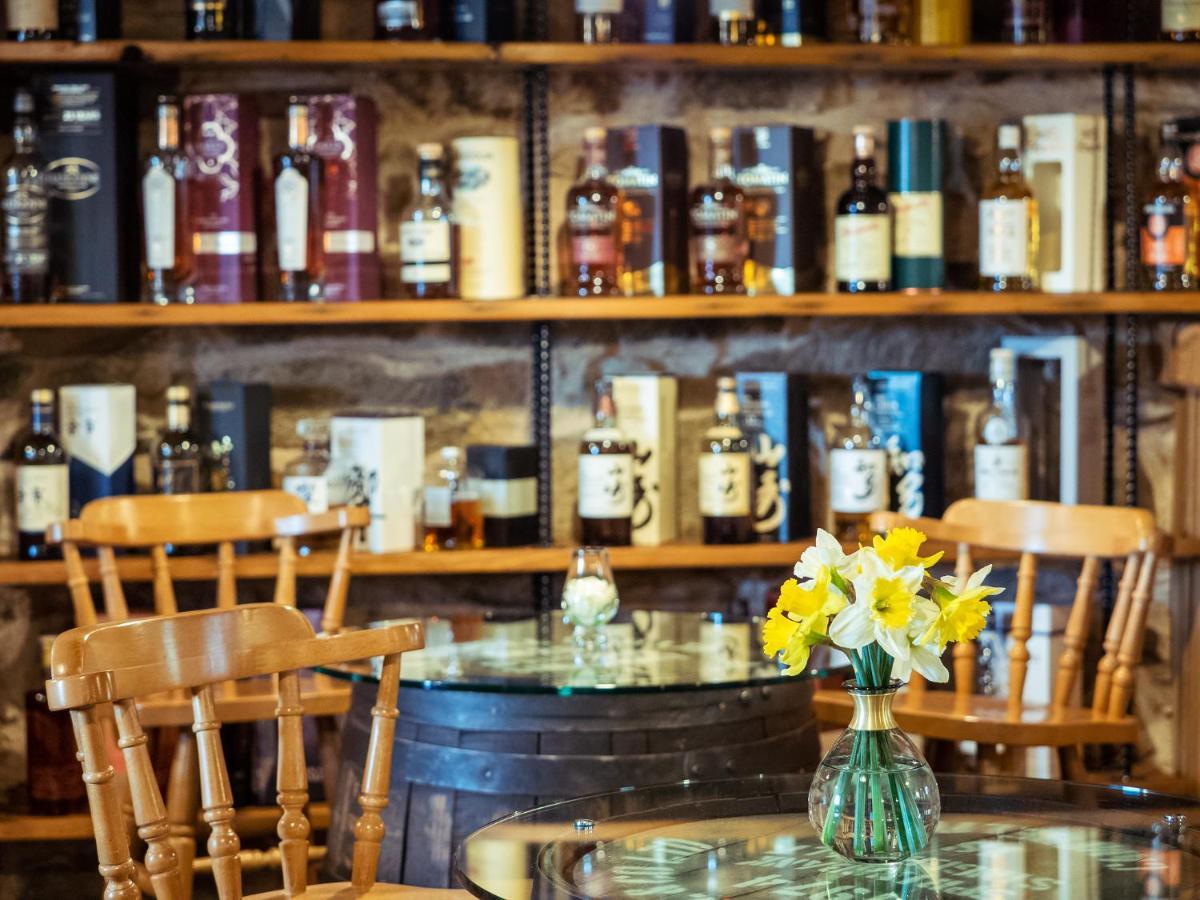 The Wayside And Whisky Barn Hotel Whitbeck Bagian luar foto